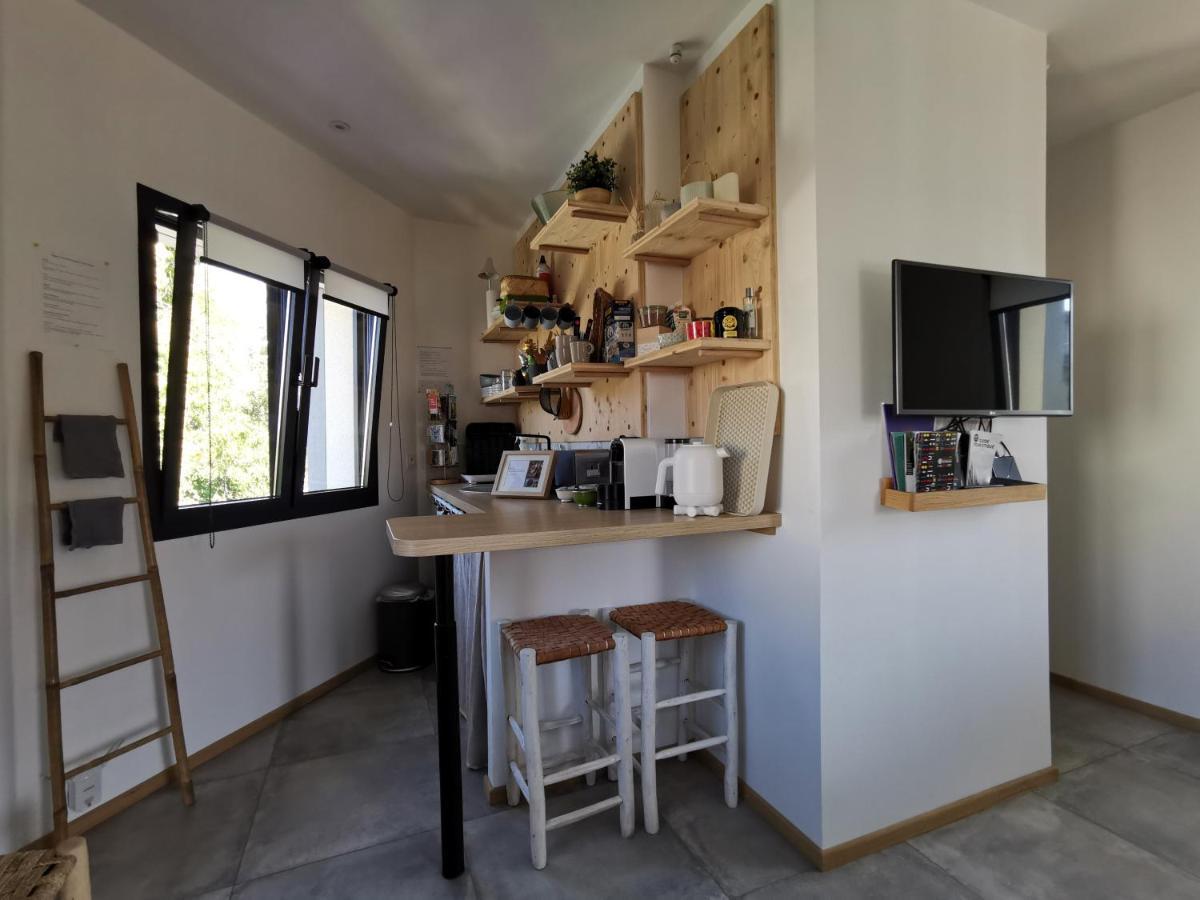 La De L'abbaye - Climatisation Et Petit Dej Bed & Breakfast *